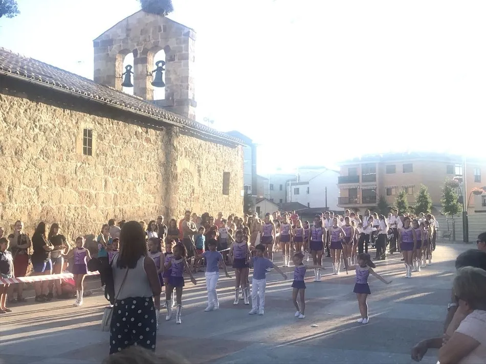 Foto 10 - Carbajosa vive otra intensa jornada festiva con m&uacute;sica y actividades infantiles