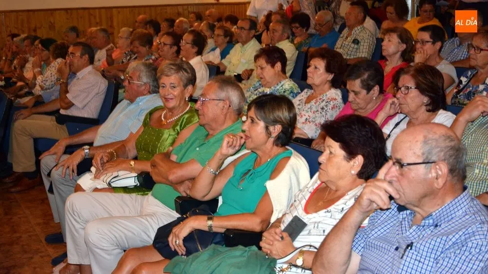 Foto 4 - La periodista Ana Bel&eacute;n Santos destaca la convivencia en los pueblos en el preg&oacute;n de las Fiestas...