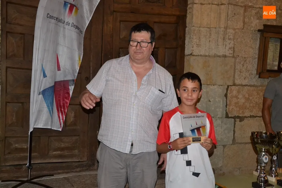 Foto 8 - Luis S&aacute;nchez Ar&eacute;valo revalida victoria en el Torneo de Ajedrez Rel&aacute;mpago  