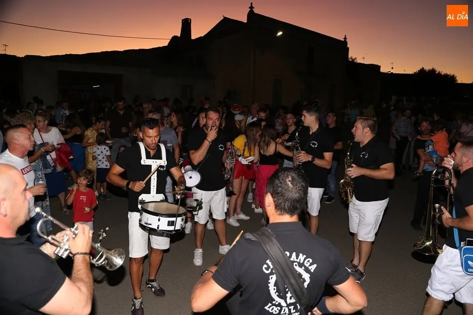 Foto 3 - Concentraci&oacute;n de pe&ntilde;as en Aldearrubia a ritmo de charanga