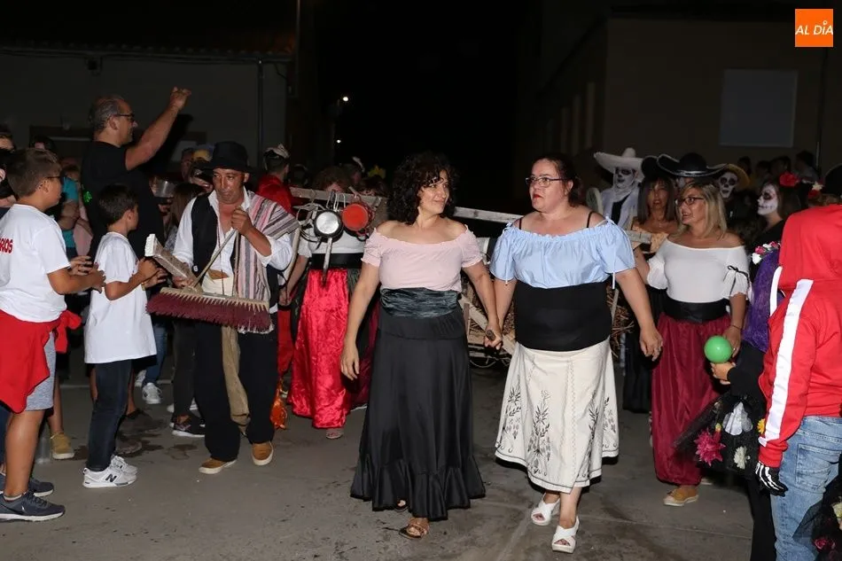 Foto 5 - La Corte de Honor y las pe&ntilde;as desatan la fiesta en Babilafuente