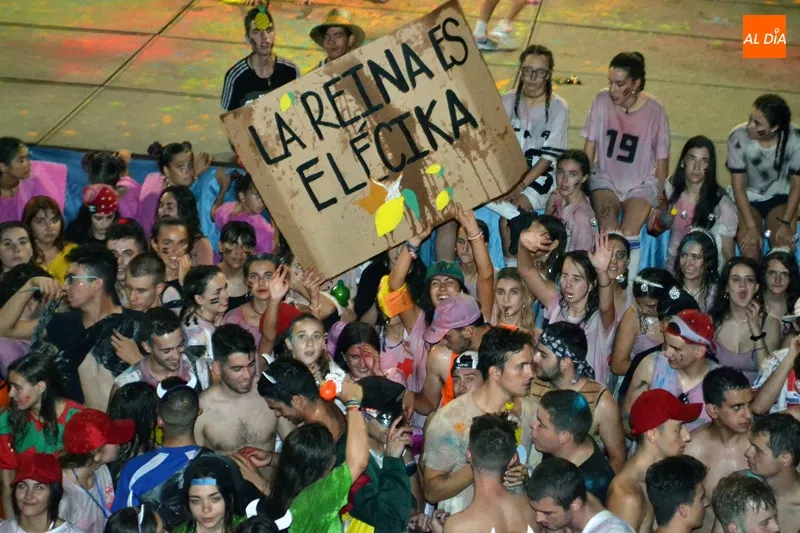 Foto 11 - Explosi&oacute;n de alegr&iacute;a y color para dar la bienvenida a las fiestas de San Roque en Macotera