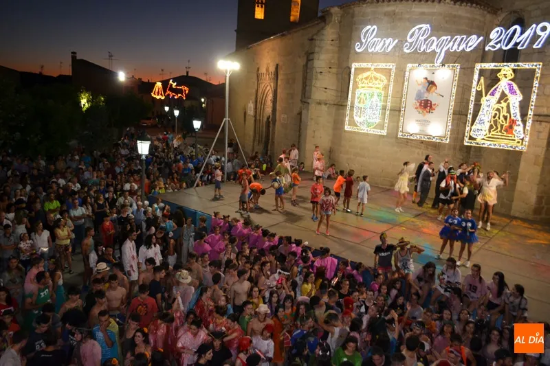 Foto 7 - Explosi&oacute;n de alegr&iacute;a y color para dar la bienvenida a las fiestas de San Roque en Macotera