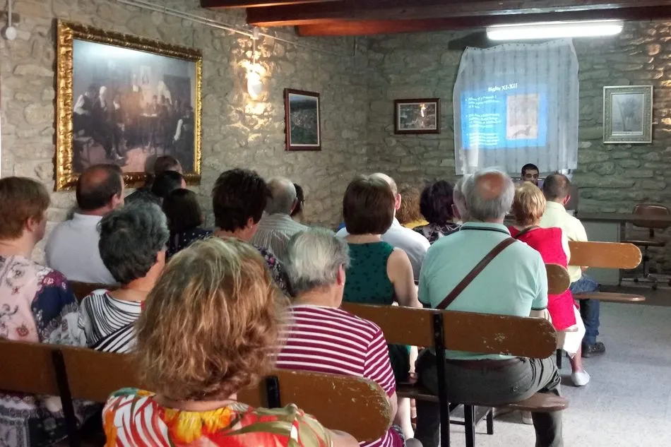 Foto 2 - Carlos Javier Salgado presenta en Guadramiro su libro &lsquo;La cuesti&oacute;n econ&oacute;mica de la Regi&oacute;n...