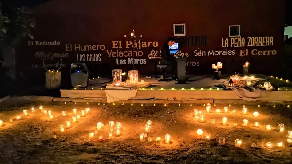 Foto 11 - El joven pianista Hugo Curto ameniza la primera Noche de Velas de Monterrubio de la Sierra