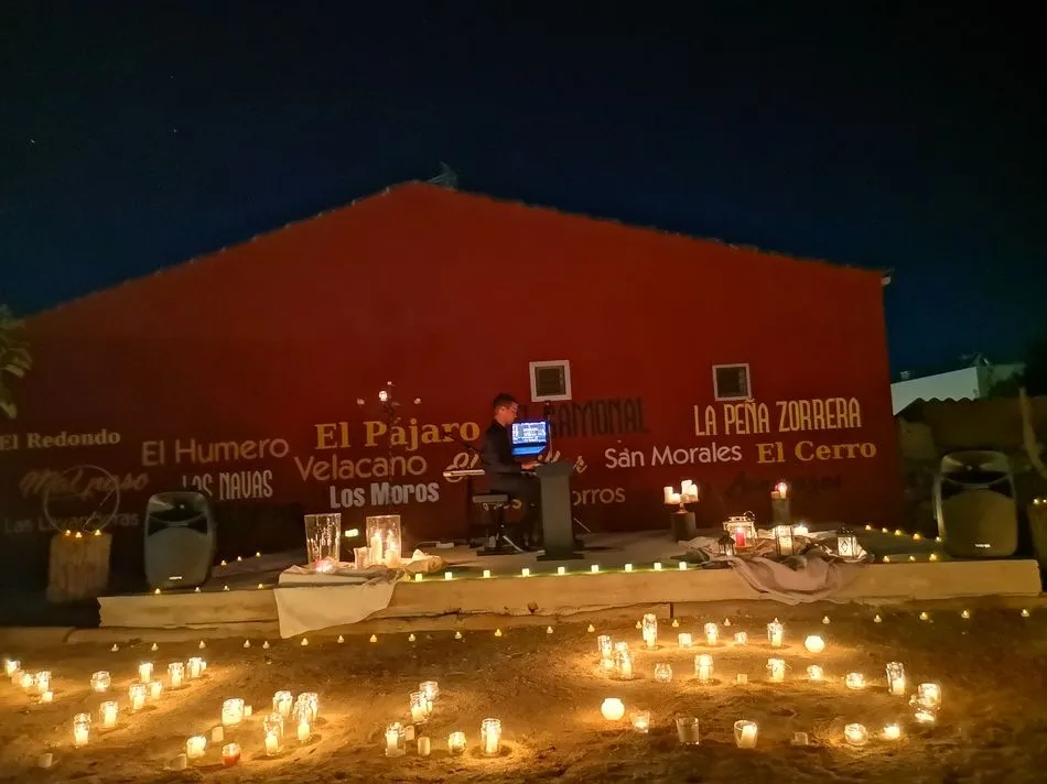 Foto 5 - El joven pianista Hugo Curto ameniza la primera Noche de Velas de Monterrubio de la Sierra