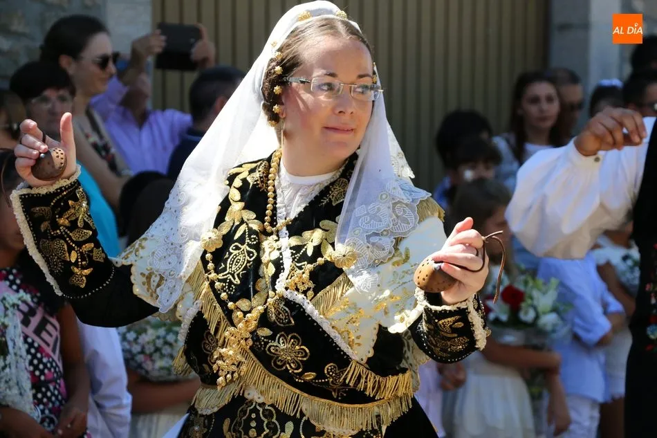 Foto 9 - Mar&iacute;a Jos&eacute; y Ricardo Medina Hern&aacute;ndez&nbsp;gu&iacute;an a la Virgen del Socorro hasta su ermita en...