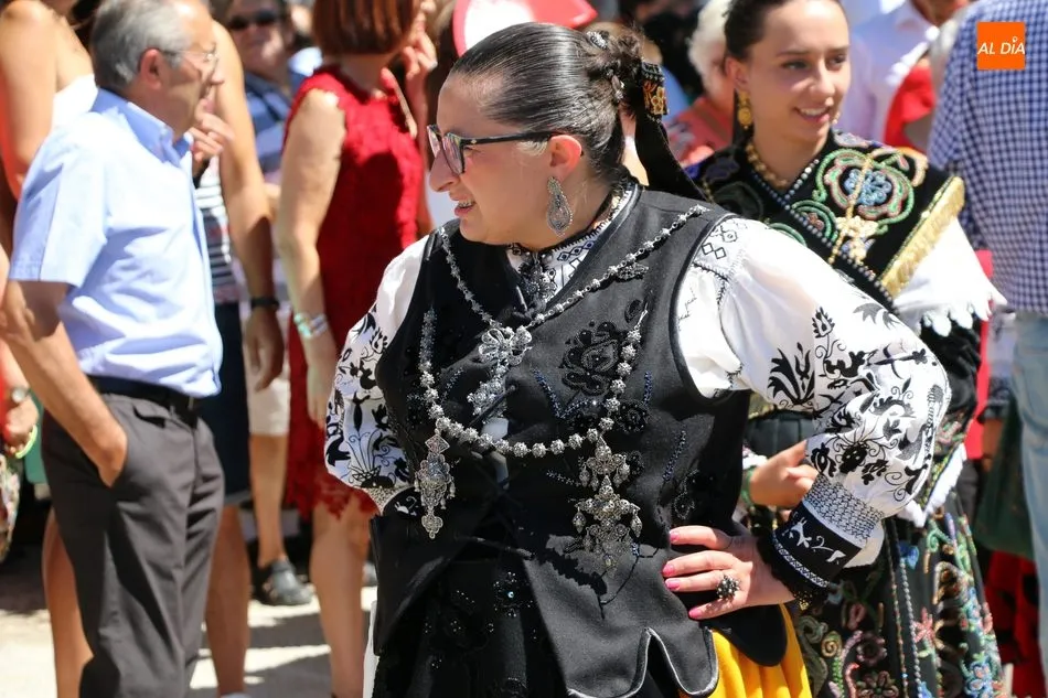 Foto 5 - Mar&iacute;a Jos&eacute; y Ricardo Medina Hern&aacute;ndez&nbsp;gu&iacute;an a la Virgen del Socorro hasta su ermita en...