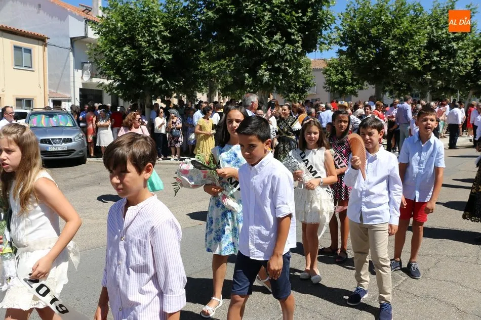 Foto 4 - Mar&iacute;a Jos&eacute; y Ricardo Medina Hern&aacute;ndez&nbsp;gu&iacute;an a la Virgen del Socorro hasta su ermita en...