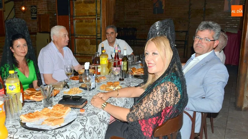 Foto 2 - Los lumbralenses celebran la fiesta en honor de su Patrona, la Virgen de la Asunci&oacute;n