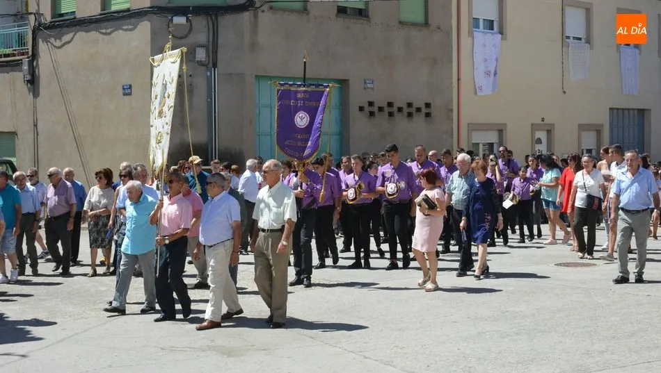 Foto 4 - Los lumbralenses celebran la fiesta en honor de su Patrona, la Virgen de la Asunci&oacute;n