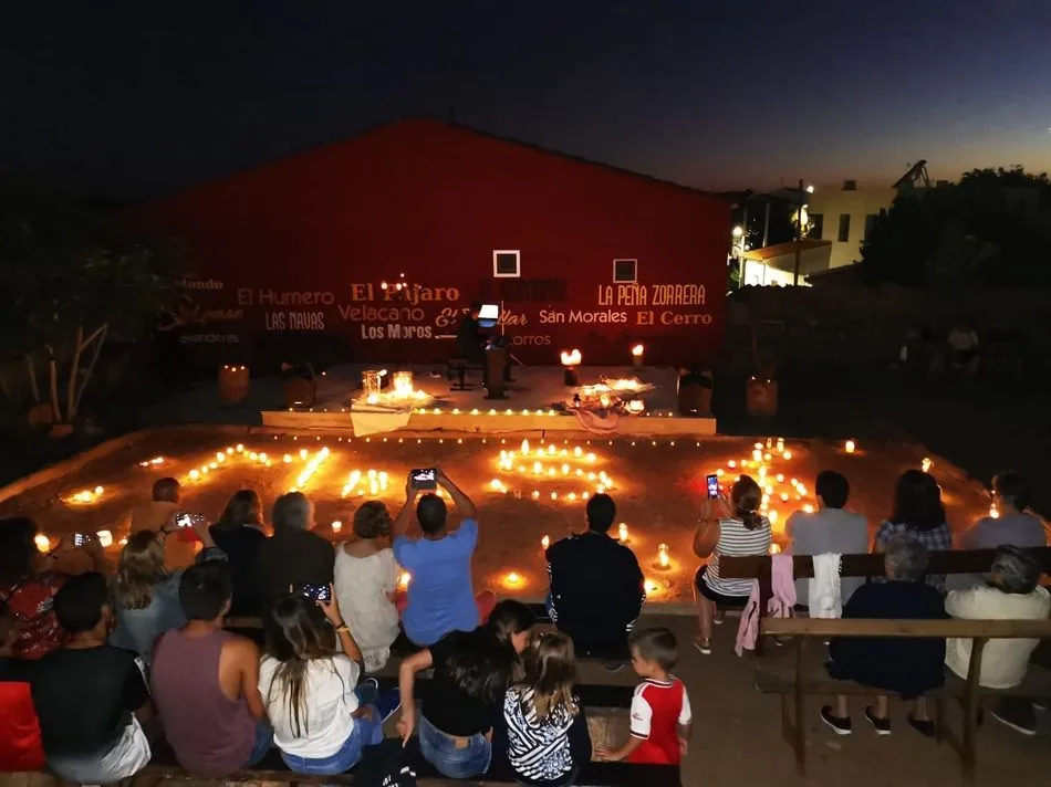 Foto 10 - El joven pianista Hugo Curto ameniza la primera Noche de Velas de Monterrubio de la Sierra