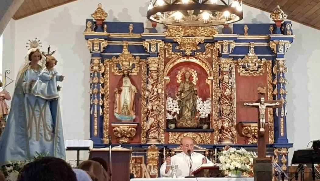 Foto 3 - Un vecino restaura desinteresadamente el altar de la Iglesia de Diosleguarde  
