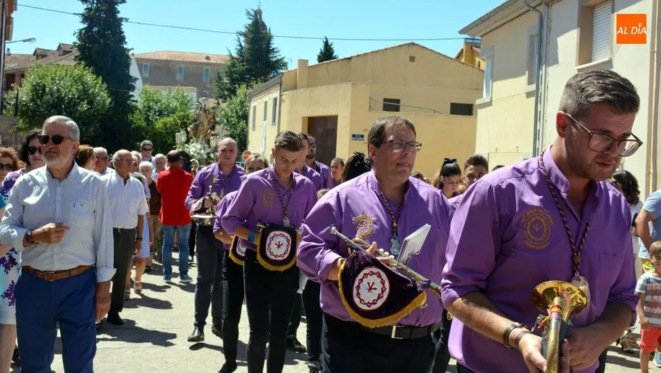 Foto 4 - La Banda del Nazareno toma parte en la procesi&oacute;n de la Virgen de la Asunci&oacute;n en Lumbrales  