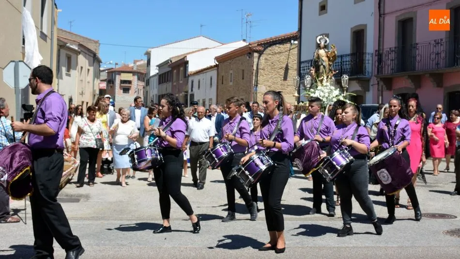 Foto 7 - La Banda del Nazareno toma parte en la procesi&oacute;n de la Virgen de la Asunci&oacute;n en Lumbrales  