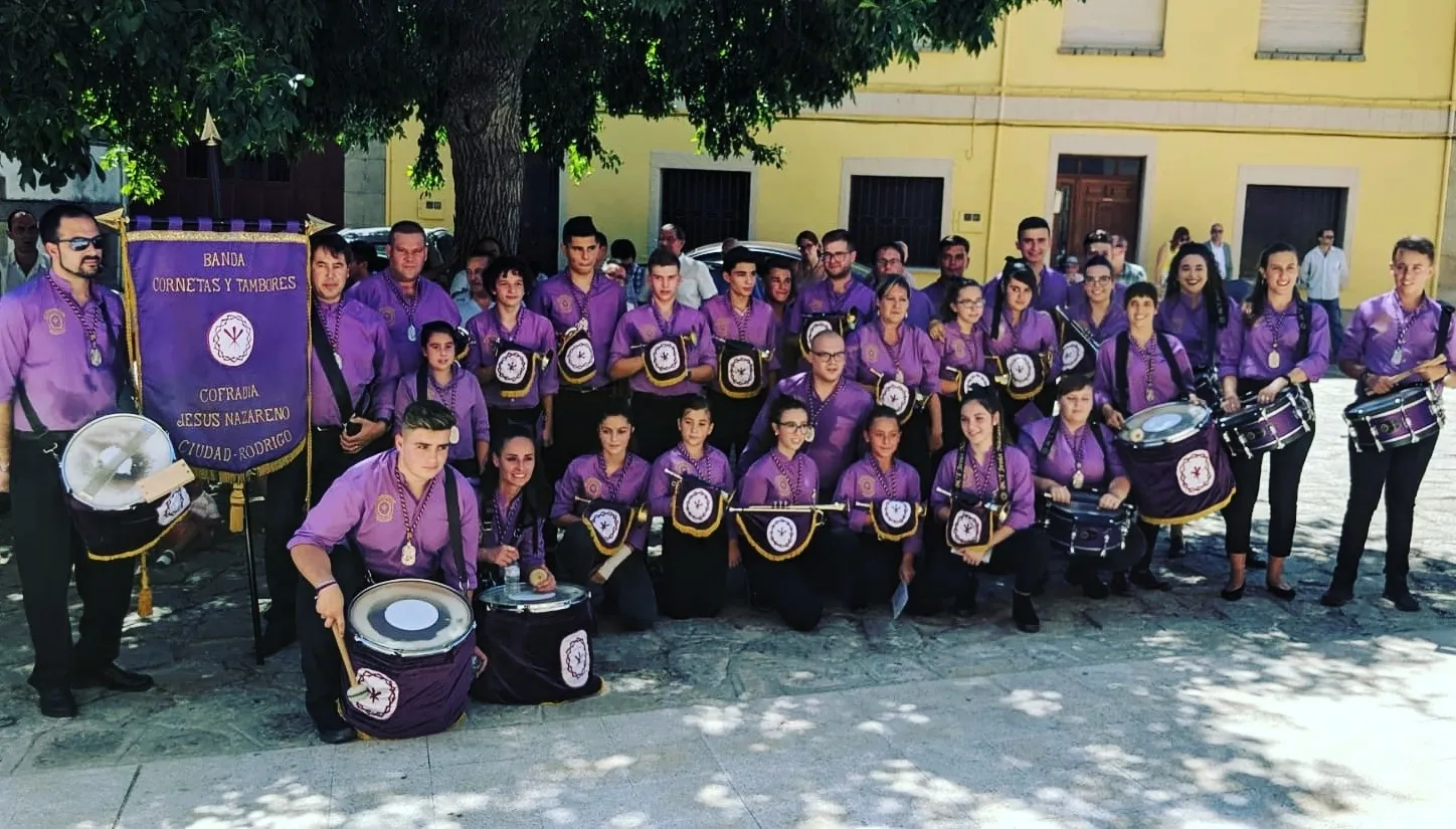 Foto 8 - La Banda del Nazareno toma parte en la procesi&oacute;n de la Virgen de la Asunci&oacute;n en Lumbrales  