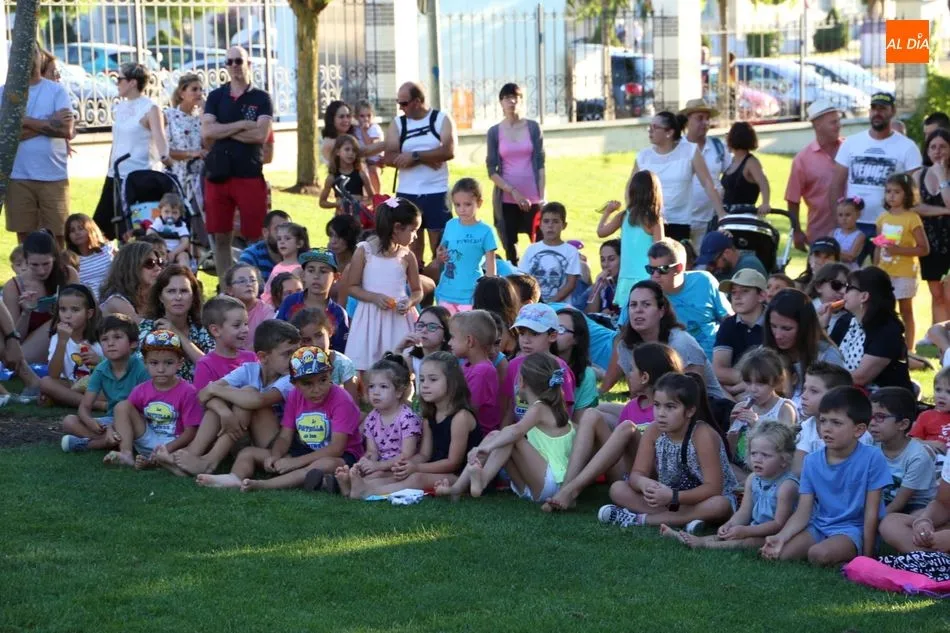 Foto 6 - Divertida jornada en Carbajosa con teatro, vaquillas y homenaje a los mayores &nbsp; &nbsp;