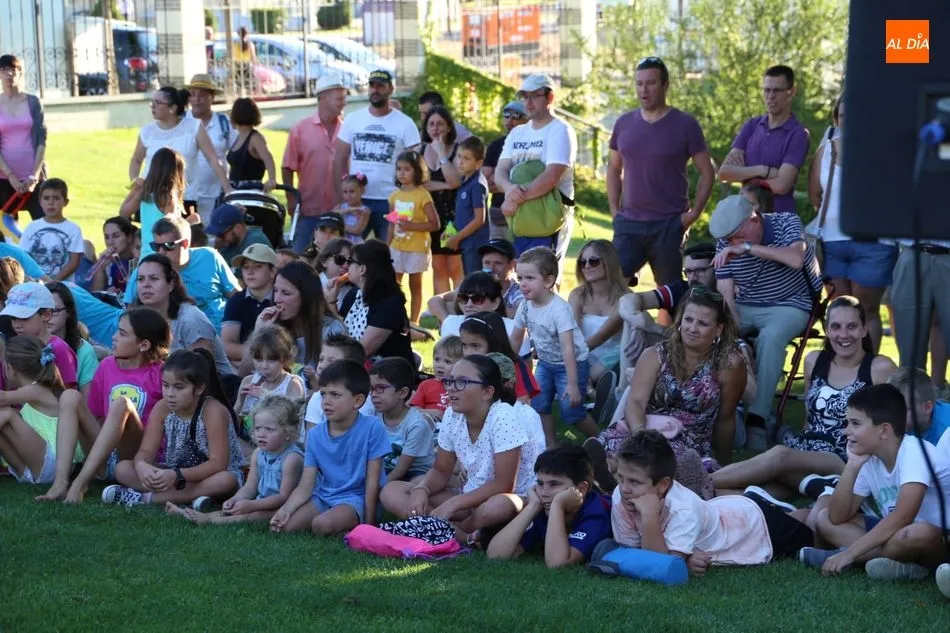 Foto 5 - Divertida jornada en Carbajosa con teatro, vaquillas y homenaje a los mayores &nbsp; &nbsp;