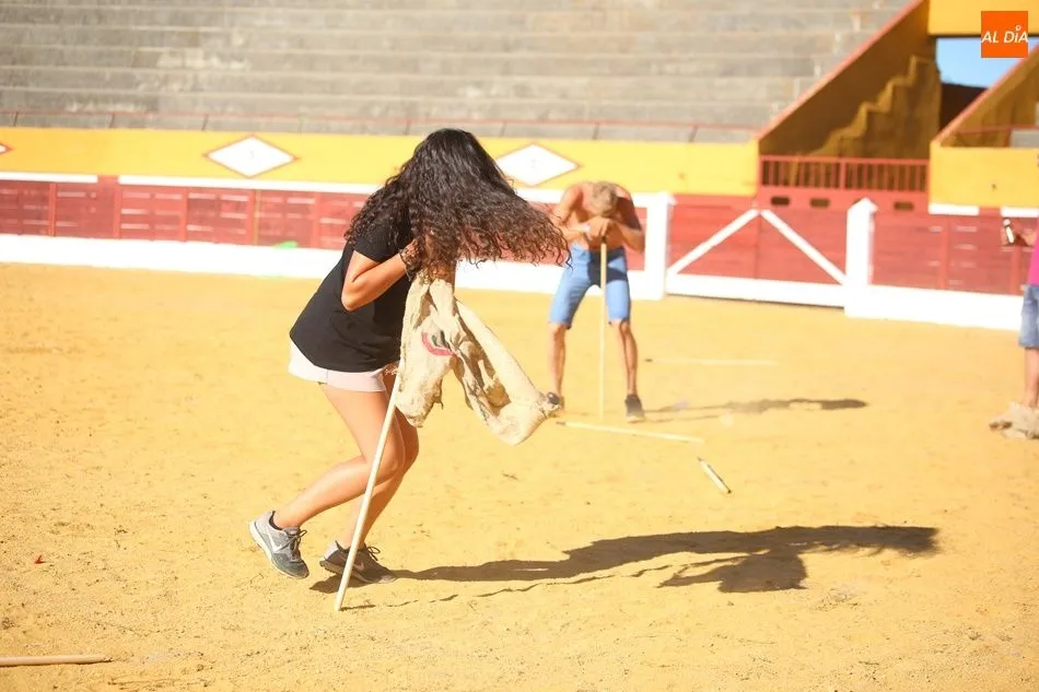 Foto 2 - Risas y emoci&oacute;n en la yincana popular de Babilafuente