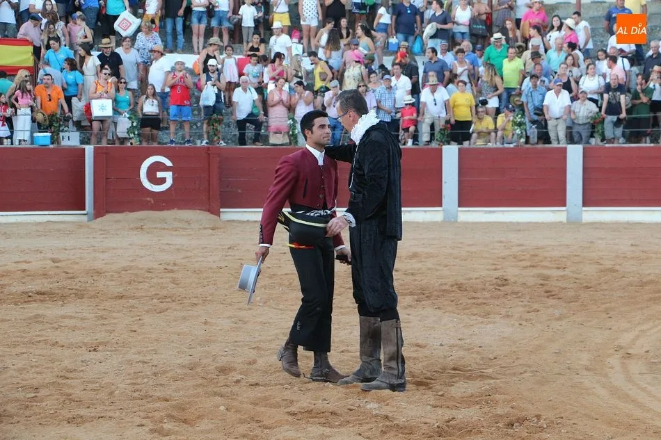 Foto 9 - Andy Cartagena sale a hombros en la primera cita de la feria de Guijuelo