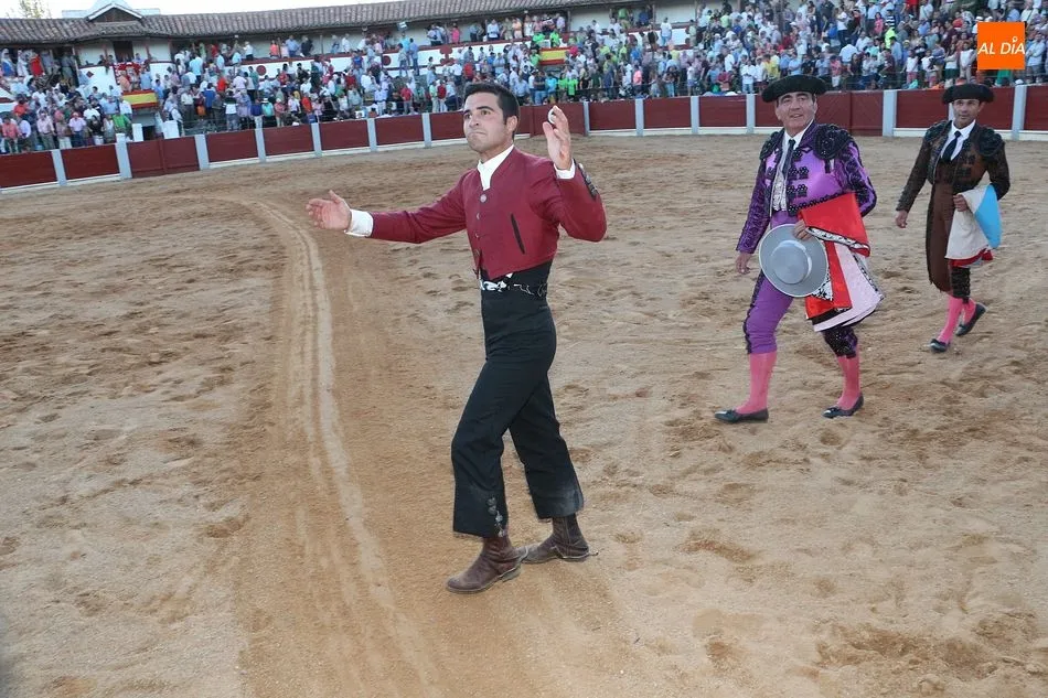 Foto 3 - Andy Cartagena sale a hombros en la primera cita de la feria de Guijuelo