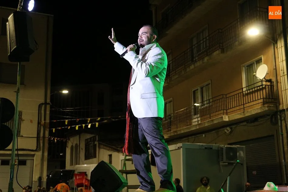 Foto 6 - &Aacute;ngel y sus Mariachis cierran el d&iacute;a de la patrona en Guijuelo