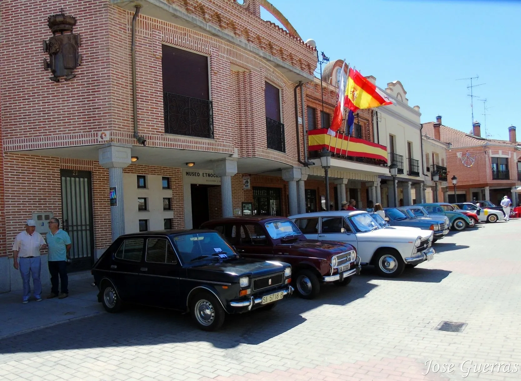Foto 2 - Macotera se convierte en el gran museo al aire libre de los veh&iacute;culos cl&aacute;sicos