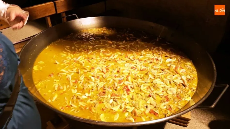 Foto 10 - La cena de la paella cierra una animada jornada festiva en La Fregeneda
