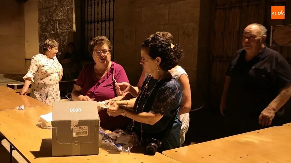 Foto 3 - La cena de la paella cierra una animada jornada festiva en La Fregeneda
