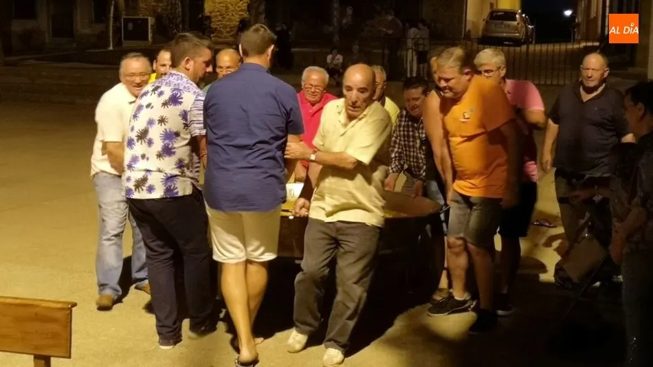 Foto 2 - La cena de la paella cierra una animada jornada festiva en La Fregeneda
