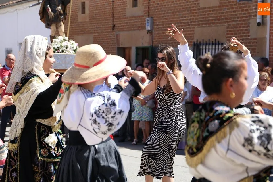 Foto 8 - Babilafuente rinde honores a San Roque en el d&iacute;a grande de las fiestas