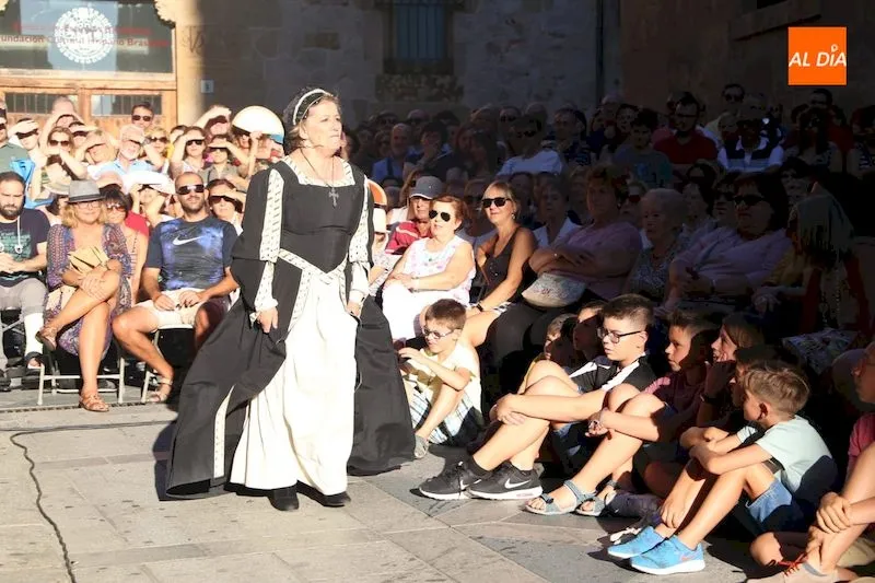Foto 10 - La plaza de San Benito de Salamanca acoge&nbsp;el estreno de la&nbsp;representaci&oacute;n de 'Los medallones de...