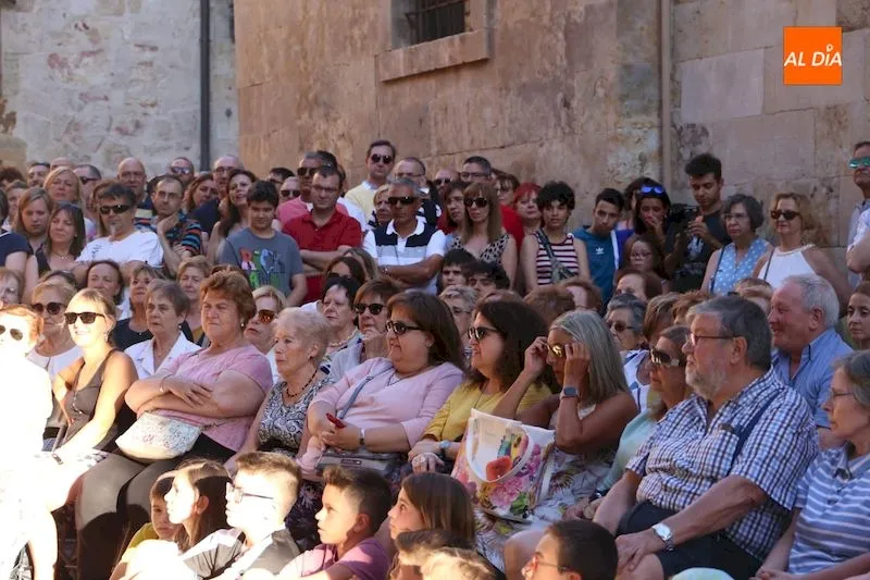Foto 8 - La plaza de San Benito de Salamanca acoge&nbsp;el estreno de la&nbsp;representaci&oacute;n de 'Los medallones de...