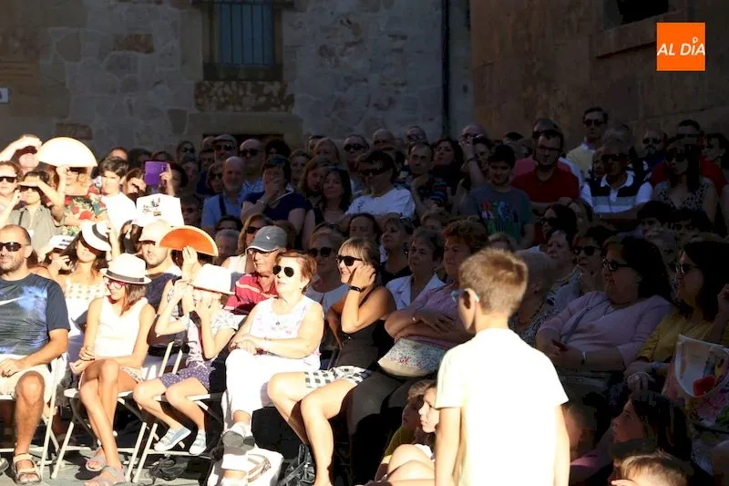 Foto 9 - La plaza de San Benito de Salamanca acoge&nbsp;el estreno de la&nbsp;representaci&oacute;n de 'Los medallones de...