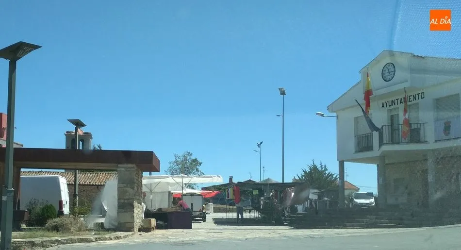 Foto 3 - Buena acogida del mercadillo especial del 15 de agosto en Trabanca  