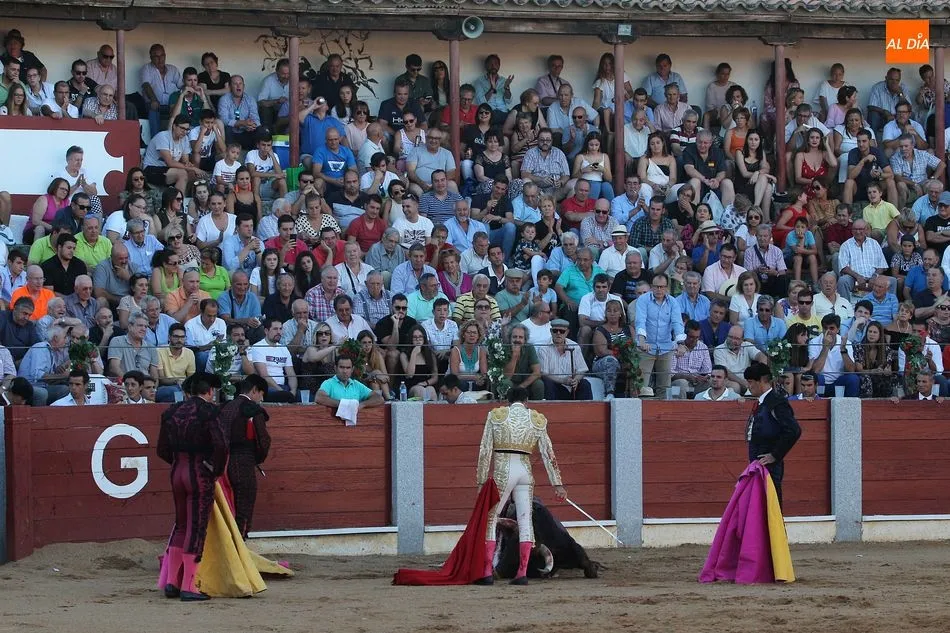 Foto 3 - Perera y El Capea salen a hombros en la corrida de Guijuelo