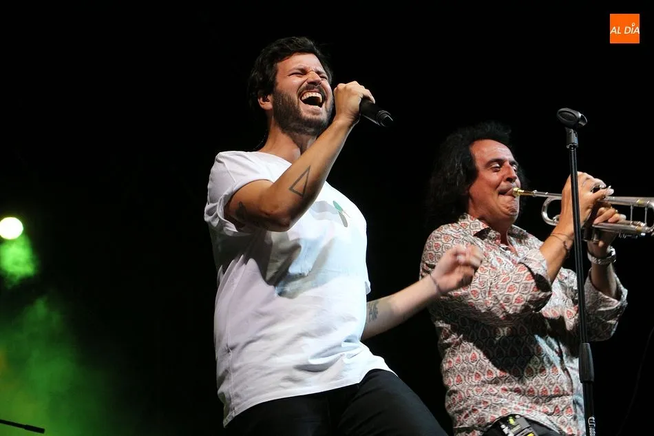 Foto 8 - Taburete llena el recinto de espect&aacute;culos de Guijuelo con su m&uacute;sica