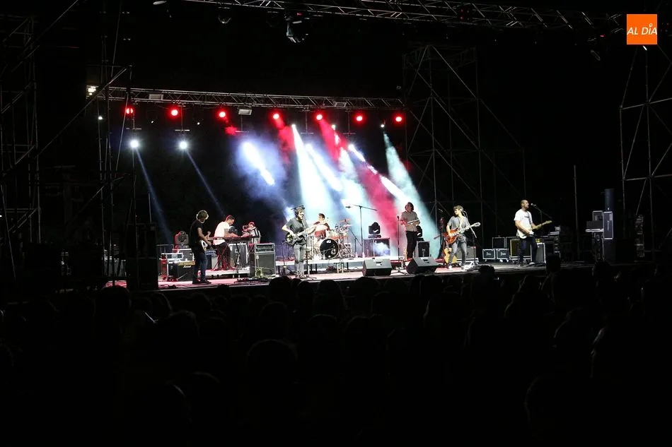 Foto 5 - Taburete llena el recinto de espect&aacute;culos de Guijuelo con su m&uacute;sica