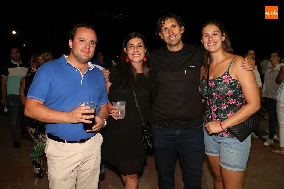 Foto 2 - Taburete llena el recinto de espect&aacute;culos de Guijuelo con su m&uacute;sica
