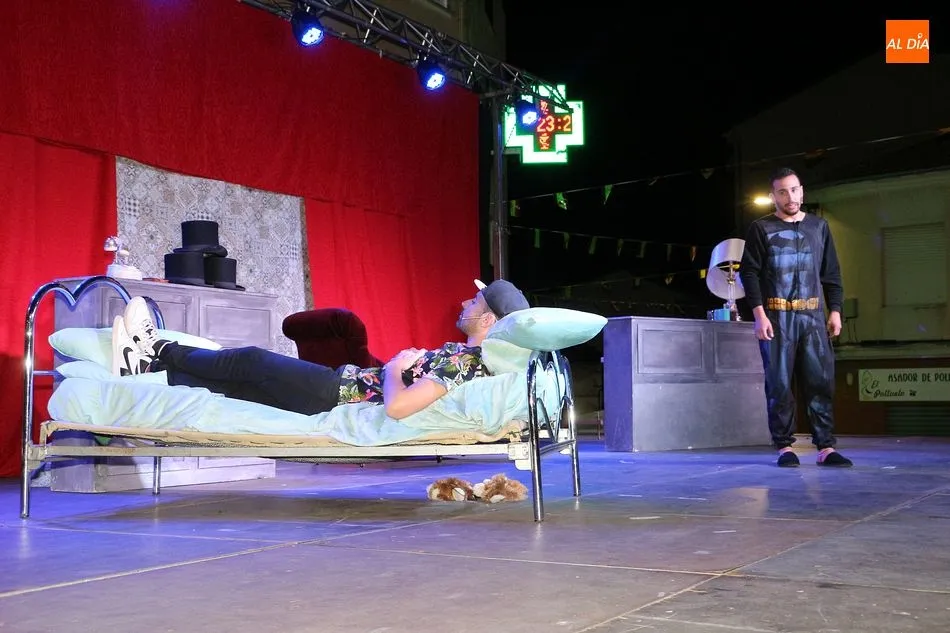 Foto 3 - La plaza de Juli&aacute;n Coca acoge una noche de copla