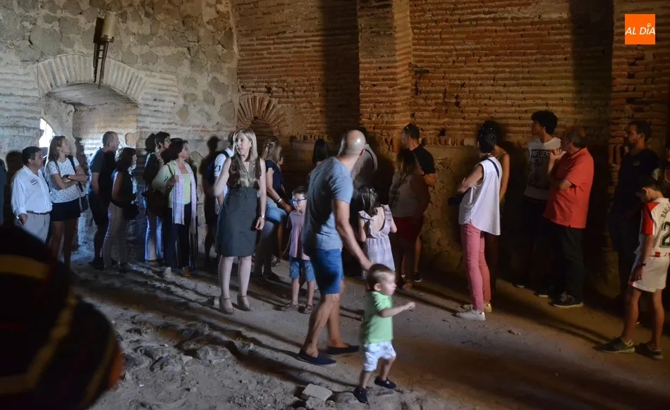 Foto 5 - A tope de p&uacute;blico en el nuevo recorrido teatralizado para conocer la historia del Parador  