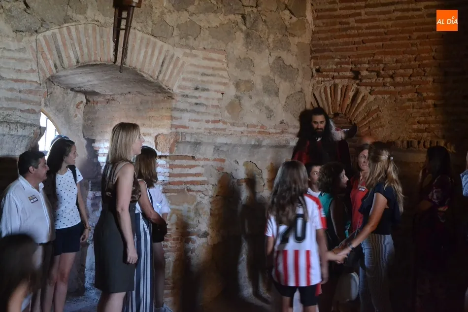 A tope de público en el nuevo recorrido teatralizado para conocer la historia del Parador  