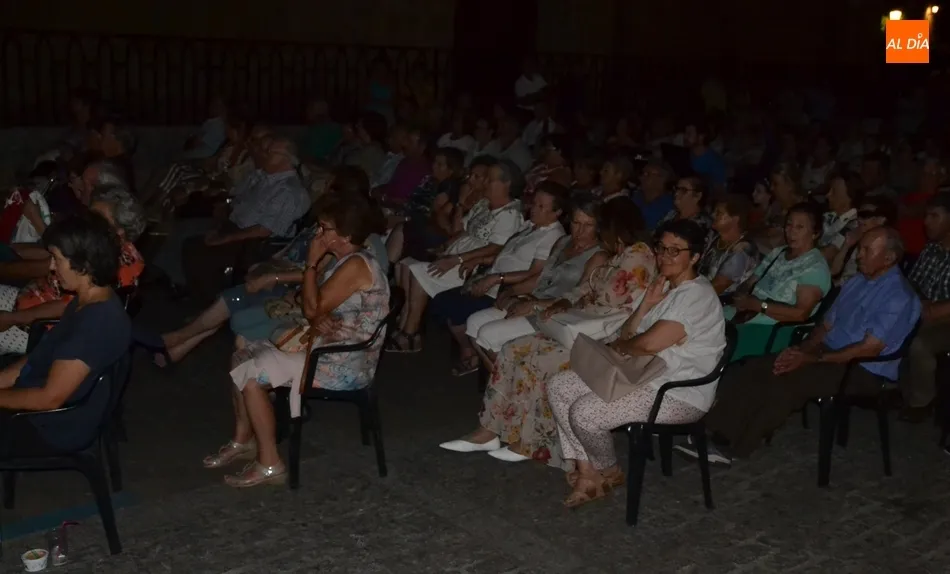 Foto 3 - Lauren Risue&ntilde;o protagoniza la &uacute;ltima noche musical del mes de agosto en Mir&oacute;briga  