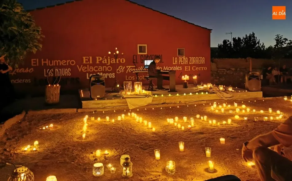 Concierto del joven pianista Hugo Curto a la luz de las velas