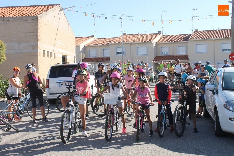 Foto 3 - Almenara de Tormes se sube a la bici