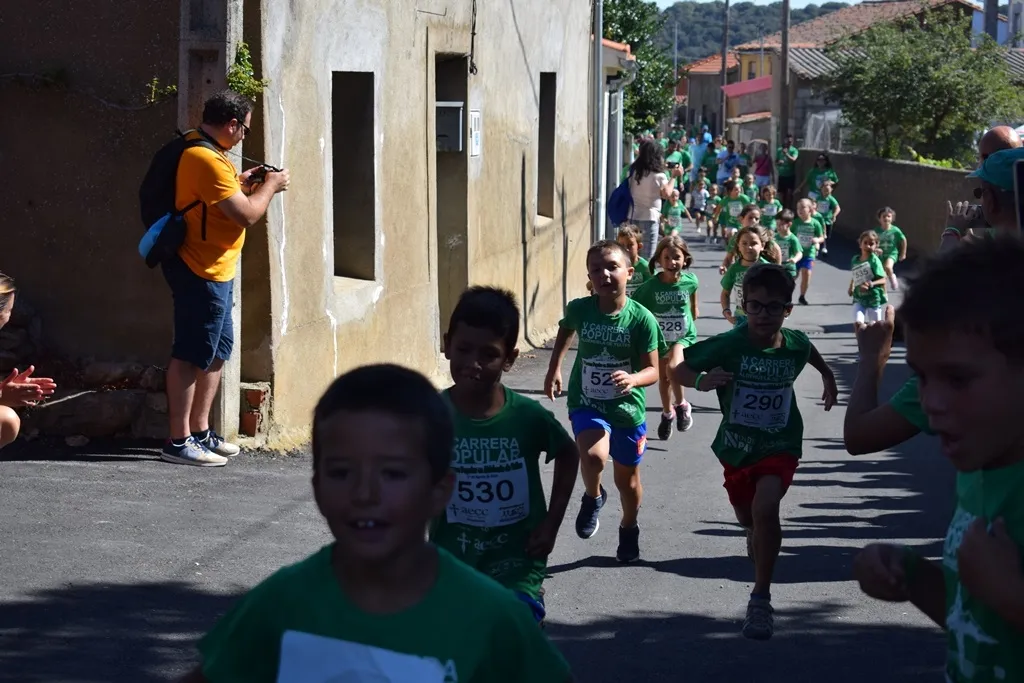 Foto 9 - M&aacute;s de 500 personas de todas las edades marchan y corren en Aldehuela de Yeltes a favor de la AECC ...