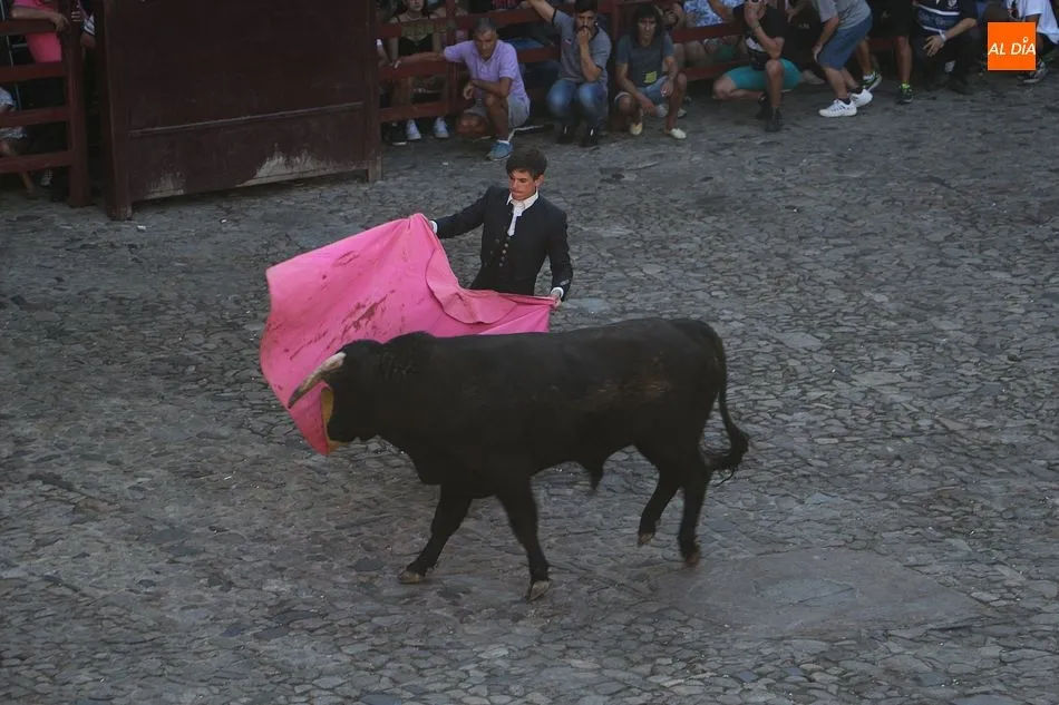 Foto 10 - La Alberca disfruta de una multitudinaria novillada