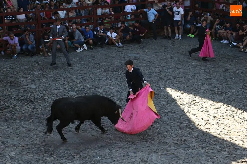 Foto 8 - La Alberca disfruta de una multitudinaria novillada