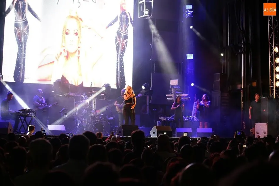 Foto 11 - La H&uacute;ngara muestra todo su arte en el concierto de Valdelosa 