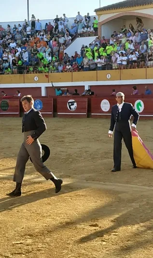 Foto 11 - Los novillos de &lsquo;Carreros&rsquo; lucen en diferenciadas faenas durante el exitoso Festival Taurino de ...
